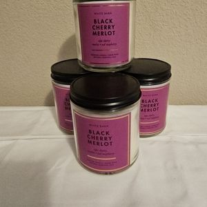Bath and Body Works Single wick candle.